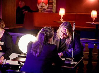 FAMILIENTREFFEN EINE WATERLOO PRODUKTION