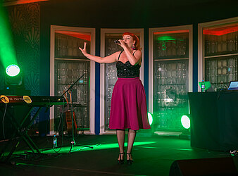 BLAUER SALON OPENING