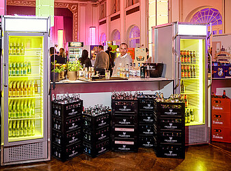 FAMILIENTREFFEN EINE WATERLOO PRODUKTION