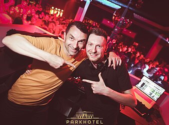 DIE GROSSE DRESDNER Ü30 PARTY