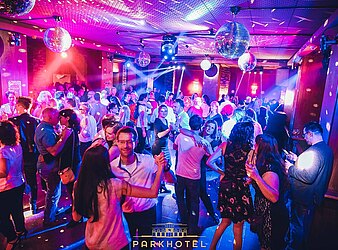 DIE GROSSE DRESDNER Ü30 PARTY