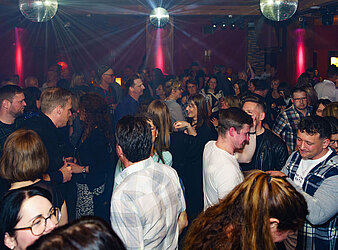 SPÄTSCHICHT - DIE AFTERWORK PARTY