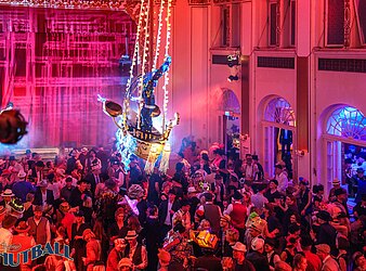 Hutball Vol. 1 - Eine Waterloo Produktion