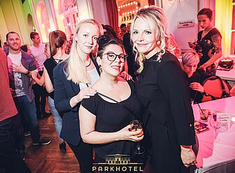 DIE GROSSE DRESDNER Ü30 PARTY