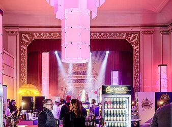 FAMILIENTREFFEN EINE WATERLOO PRODUKTION