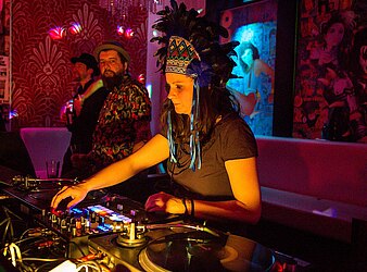 23. HUTBALL - EINE WATERLOO PRODUKTION