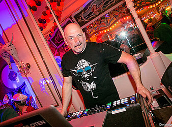 PICHMÄNNEL FASCHING EINE WATERLOO PRODUKTION