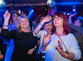 SPÄTSCHICHT - DIE AFTERWORK PARTY