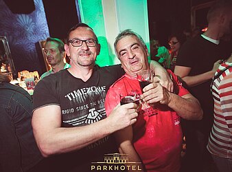 DIE GROSSE DRESDNER Ü30 PARTY