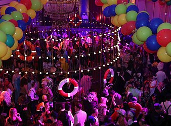 PARTY ZUM HUTBALL EINE WATERLOO PRODUKTION